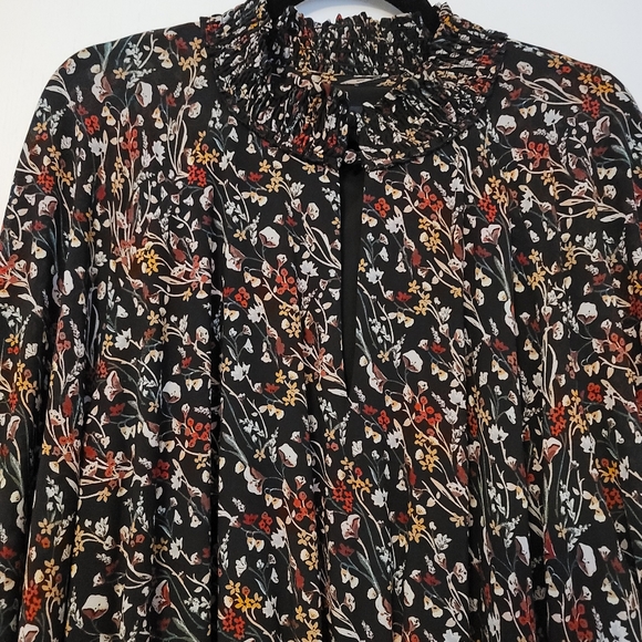 Floral plus size dress - Picture 2 of 3